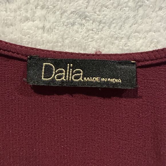 Dalia Womens Elegant Maroon Sleeveless Top Beaded V-Neck Flowy Chic Size M - Picture 5 of 7